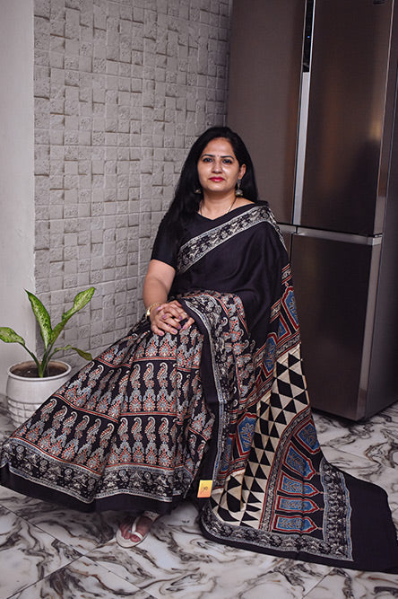 Black Modal Saree with rajwada print pallu