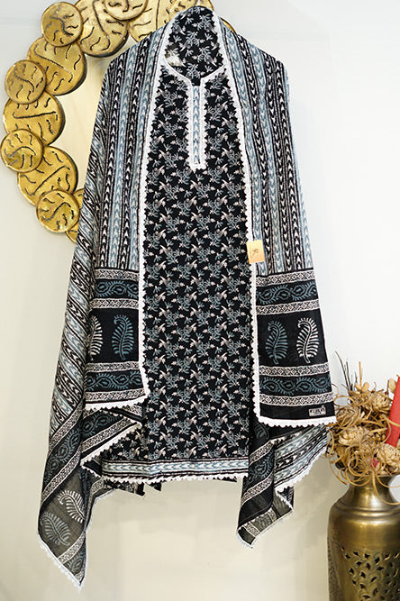 Black mul cotton 3 pc suit with thin Lace Border