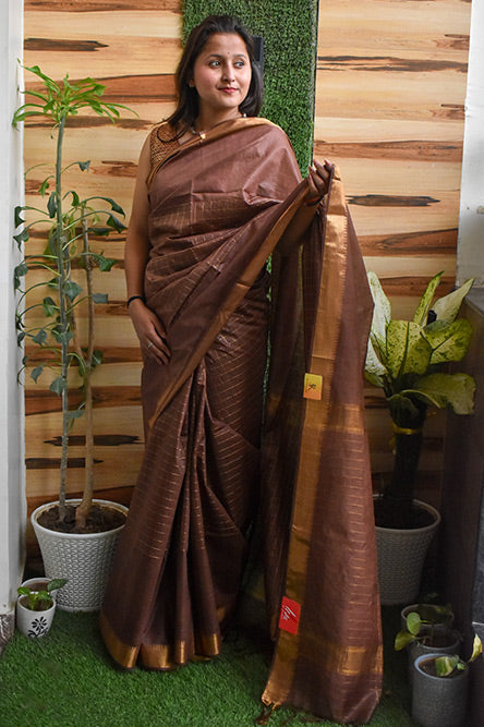 Brown zari woven cheques Maheshwari Saree