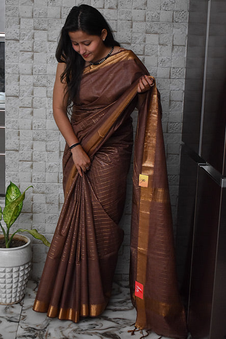 Brown zari woven cheques Maheshwari Saree