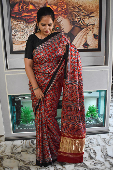 Red modal saree with lagripatta